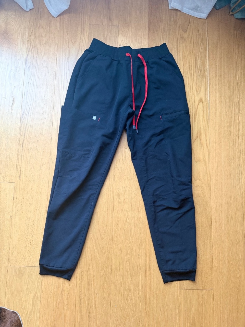 Fabletics Scrub Joggers Black/Red Medium Athletic Fit